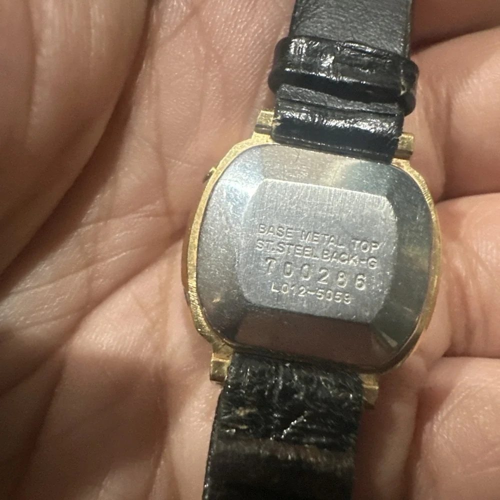 SEIKO Quartz LC Japan 7D0286 L012 5059‎ Gold Black Leather 23mm Vtg Watch Repair